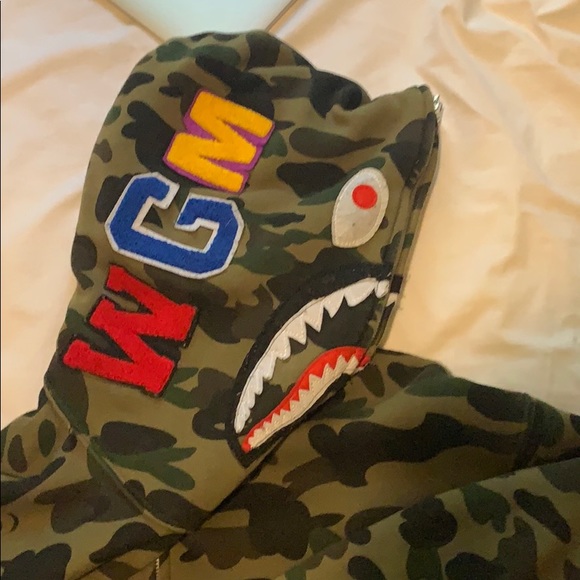 BAPE hoodie - Picture 3 of 7